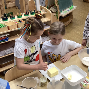 Lerryn Primary School Pupils baking for CIN