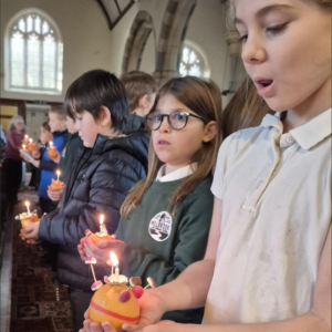 Millbrook Primary School Pupils christingle in church