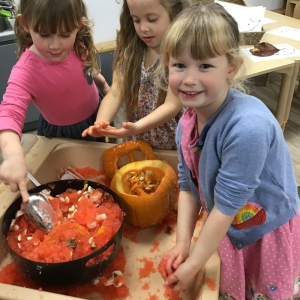 Quethiock Primary School Pupils carving pumpkin